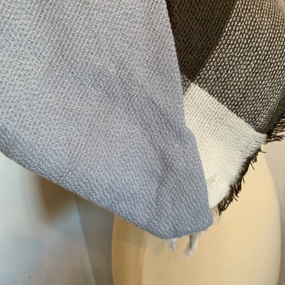 Soft Triangular Scarf Gray Pale Blue PlaidBlanket - Picture 4 of 7
